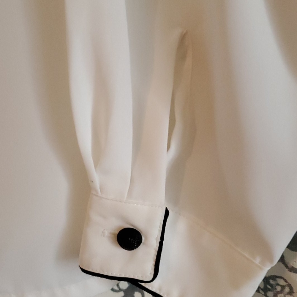 Blouse - Picture 3 of 3